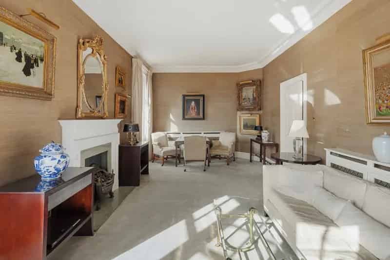 Mayfair Three-Bedroom Apartment