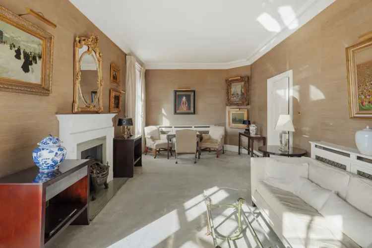 Mayfair Three-Bedroom Apartment