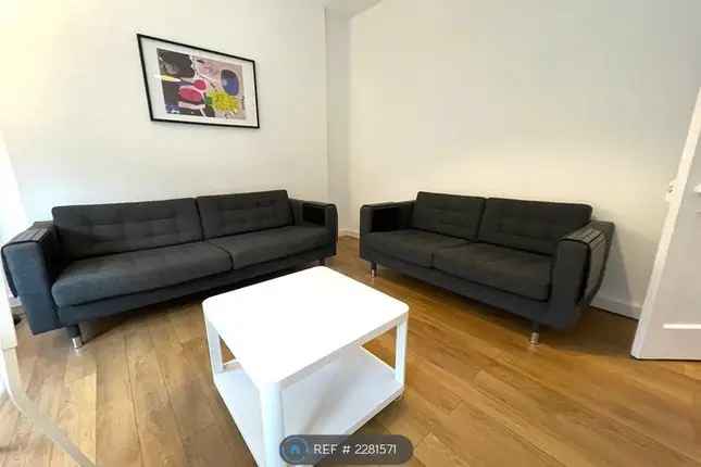 Flat to rent in Cartside Street, Glasgow G42