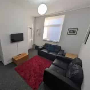 5 Bedroom Furnished House Manchester - Student Property