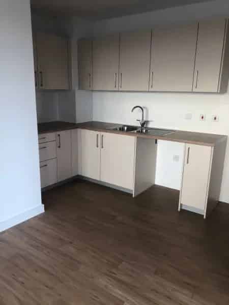 2 Bed Nine Elms Apartment Near Tube Station