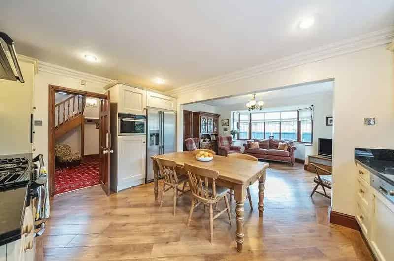 4 Bed Detached House with Planning Permission for 2 Dwellings