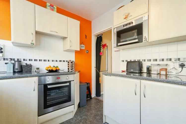 Three Double Bedroom Dormer Bungalow Yeadon