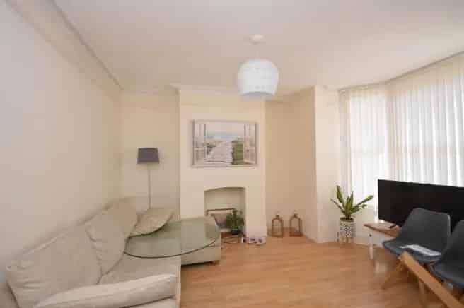 3 Bedroom Terraced House Westfield Road Zero Deposit Available
