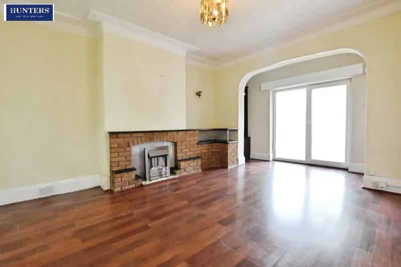 6 bedroom House
 To Let 
Total Size: 1797 SQ FT