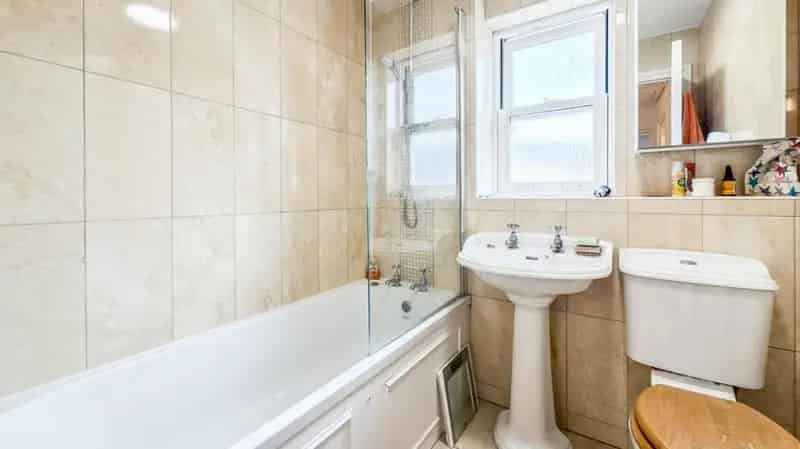 2 Bed Extended Home for Sale in Bedminster