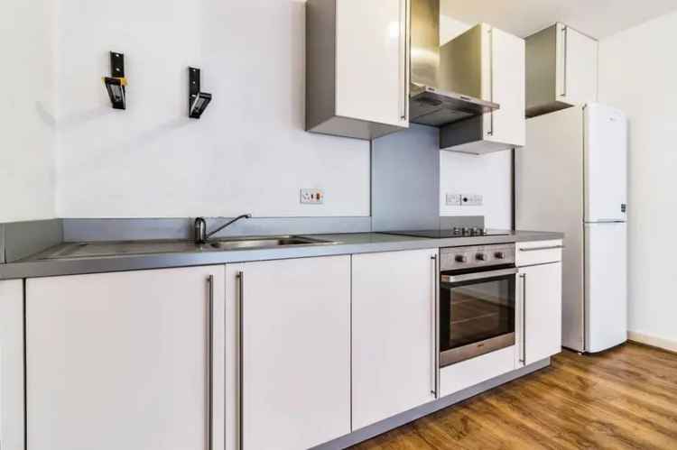 2 bedroom  Flat to rent, Manchester, M4