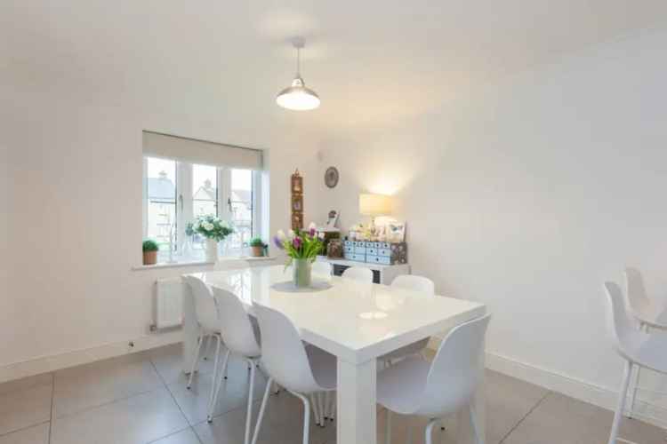 4 Bedroom Detached House For Sale in Woodstock