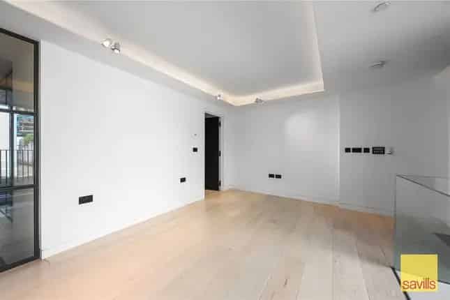 3 Bedroom Townhouse Borough High Street London SE1