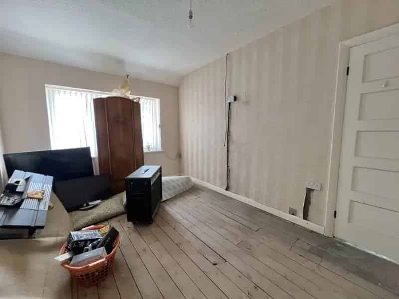 3 Bedroom Semi-Detached House to Rent