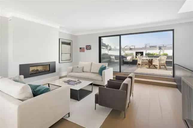 Luxury Penthouse Apartment with Roof Garden in De Vere Gardens