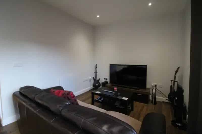 2 Bedroom Flat To Rent