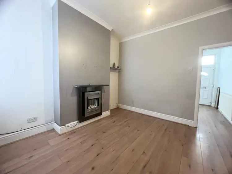 3 Bedroom House with Garden Zero Deposit Available