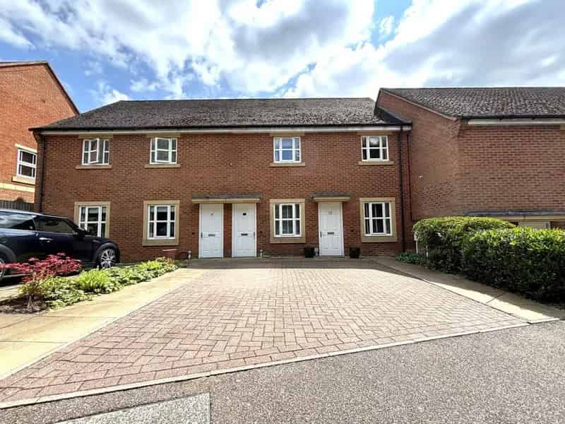 2 Bedroom Flat to Rent Near Wylde Green Station