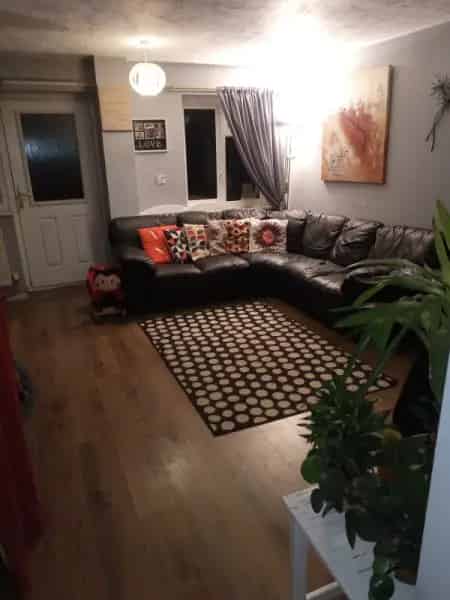 2 Bedroom Semi Detached House with Large Garden and New Bathroom