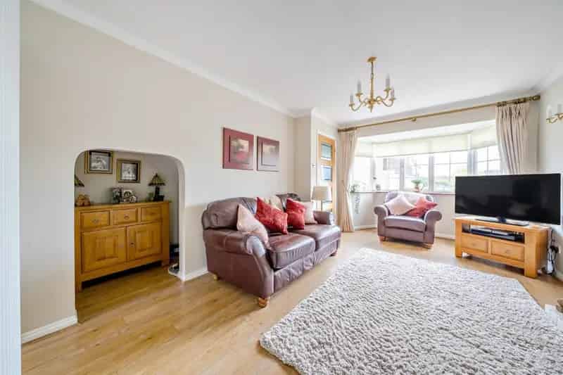 2 bedroom House
 For Sale 
Total Size: 696 SQ FT