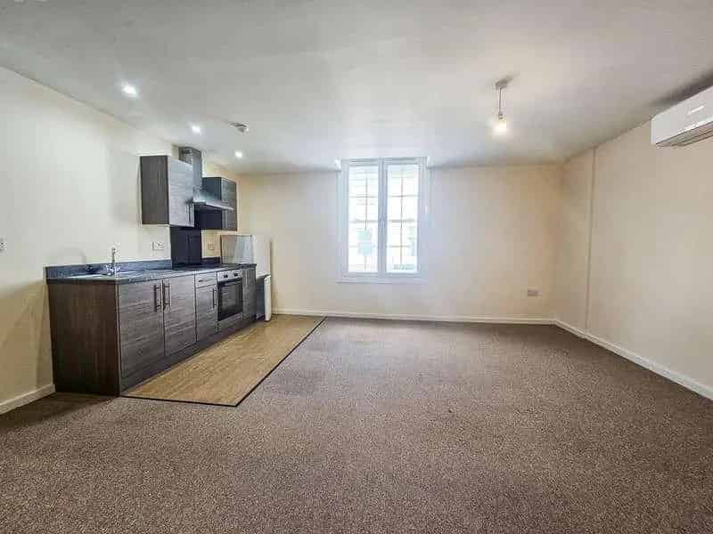 1 Bed Flat for Sale in Hereford No Forward Chain