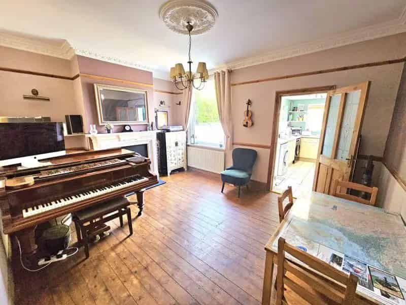 4 Bedroom Semi-Detached House for Sale