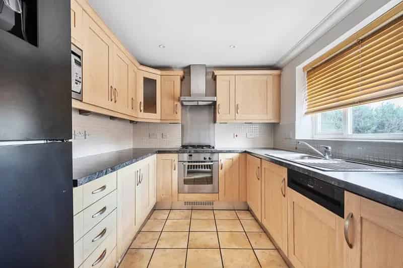 2 Bedroom Maisonette for Sale