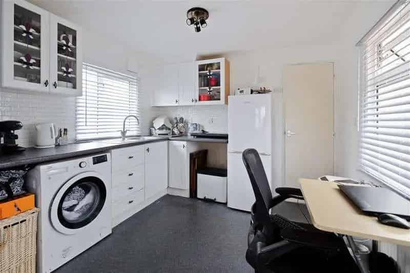 2 Bed Park Home for Sale Near Coast