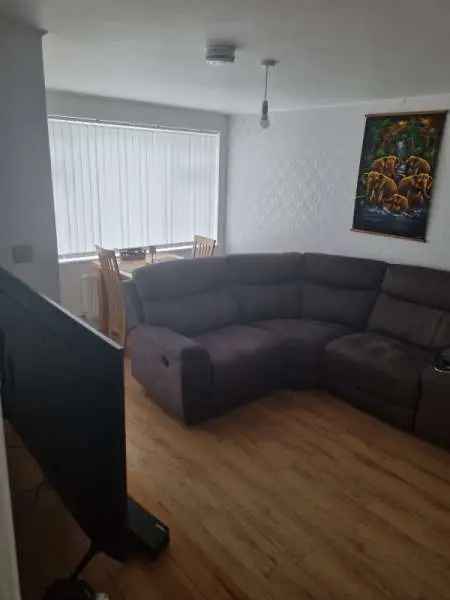 Flat For Rent in Dunstable, England