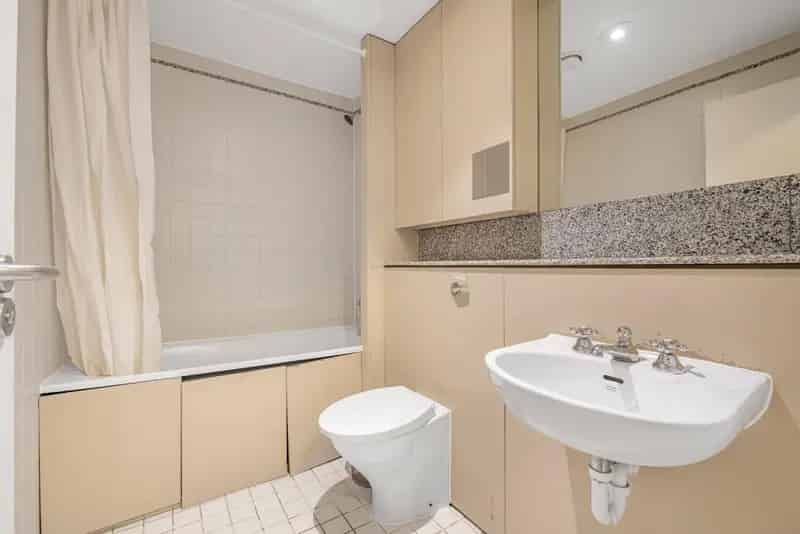 Flat For Sale , London, England