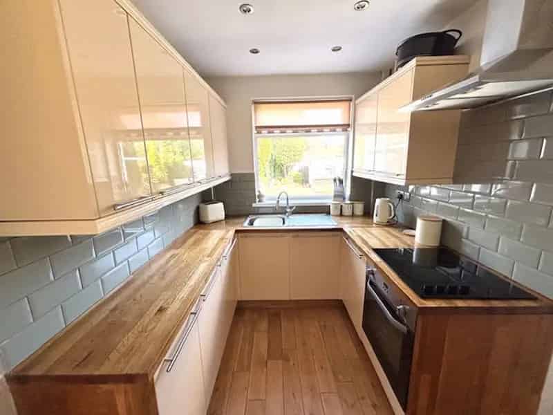3 Bedroom Semi-Detached House to Rent