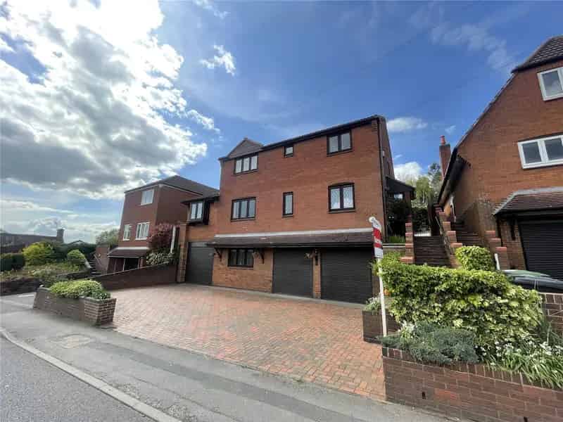 Five Bedroom Detached House Moorgreen Triple Garage Annex