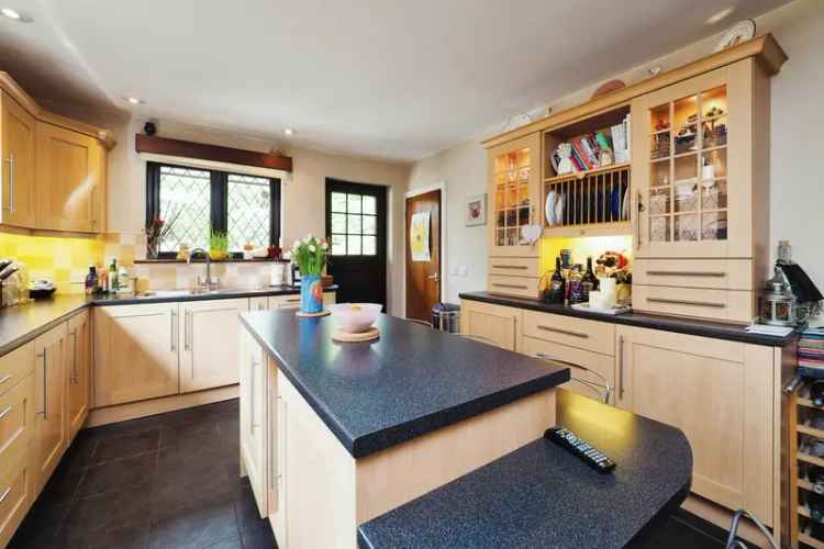 Five Bedroom Detached House Moorgreen Annex Potential Three Garages