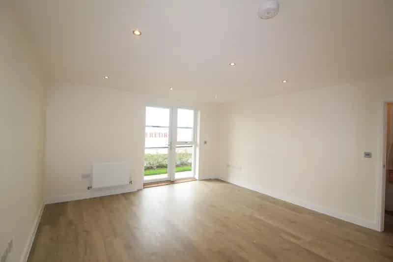 Modern Two Double Bedroom Apartment Maidenhead Zero Deposit Available