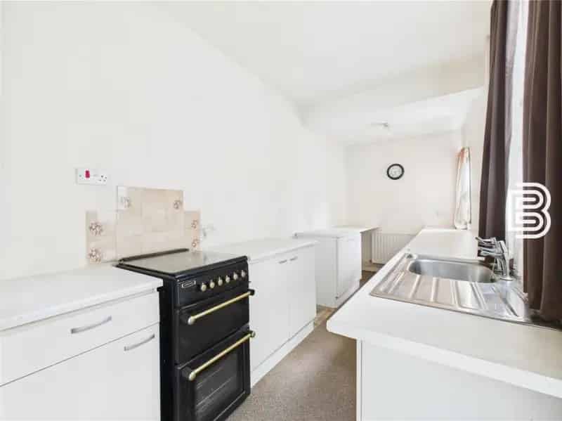 2 Bed Terrace House For Sale No Upward Chain Town Centre Location