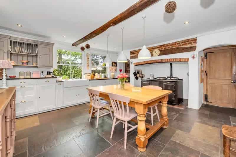 6 Bedroom Detached House Palgrave Diss