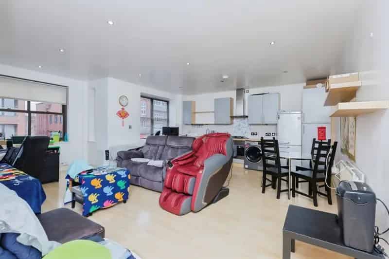 Two Bedroom First Floor Flat City Centre Living Allocated Parking