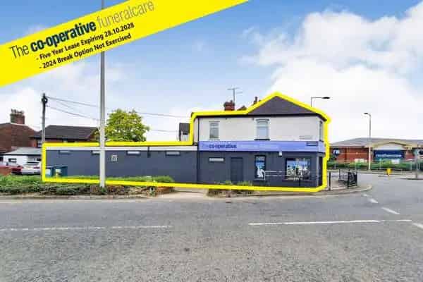 High-Yielding Mixed-Use Investment Property with Asset Management Potential