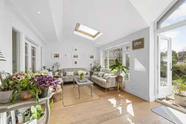 5 Bedroom Detached House for Sale Wimbledon SW20