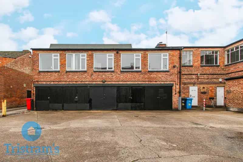 2 Bedroom Apartment House to Rent