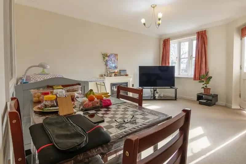 2 Bedroom Flat for Sale in Birmingham - Buy to Let Opportunity