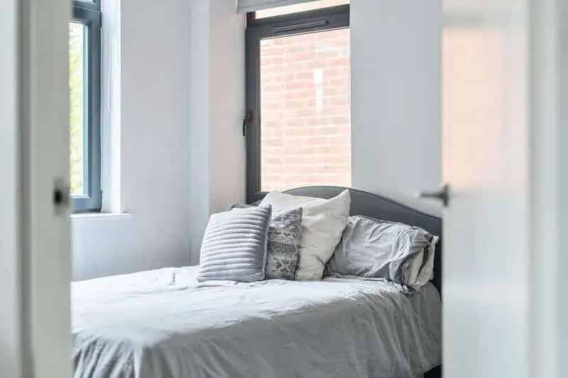 2 Bed Flat for Sale in Fleet - Close to Town Centre and Station