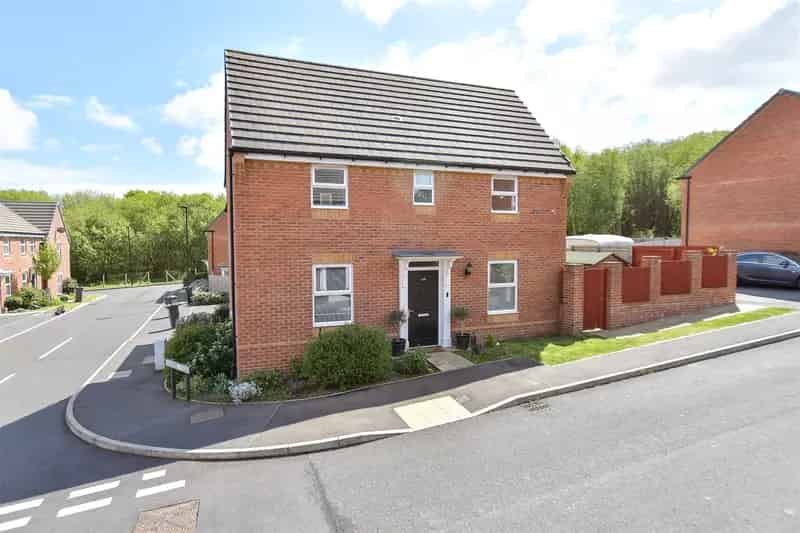 3 Bedroom Semi-Detached House For Sale