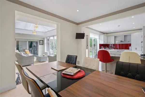 5 Bedroom Family Home with Indoor Pool and River Views