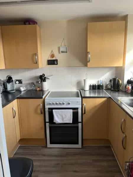 Large 1 Bed Ground Floor Flat for Over 60s Wheelchair Access