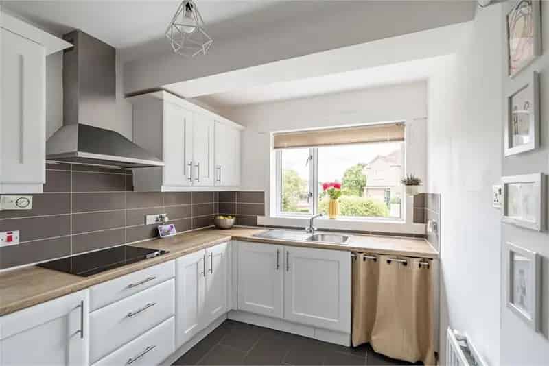 3 Bed Semi Detached House with 1 Reception Room