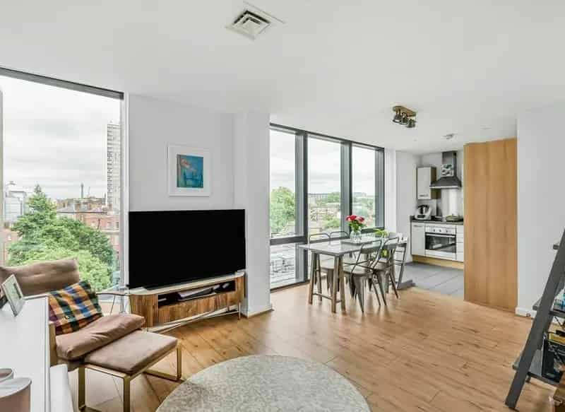 2-Bed Top Floor Apartment with London Skyline Views - Shared Ownership Available