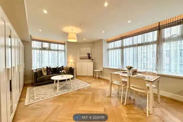 Flat to rent in Covent Garden, London WC2E