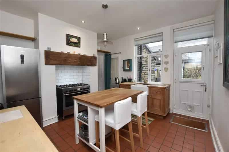 Three Bedroom House with South Facing Garden Near Calverley