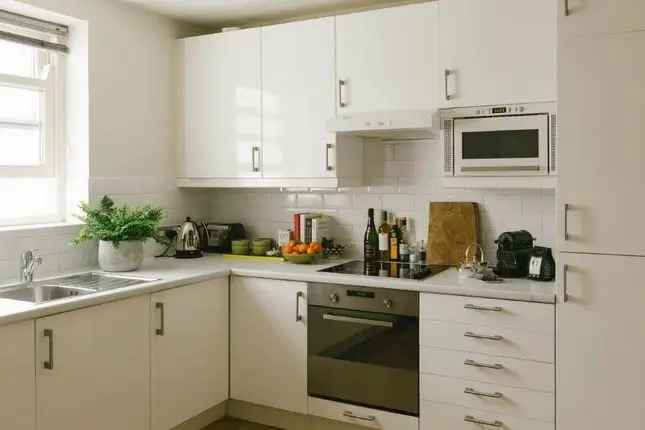 Flat to rent in Randolph Avenue, London W9