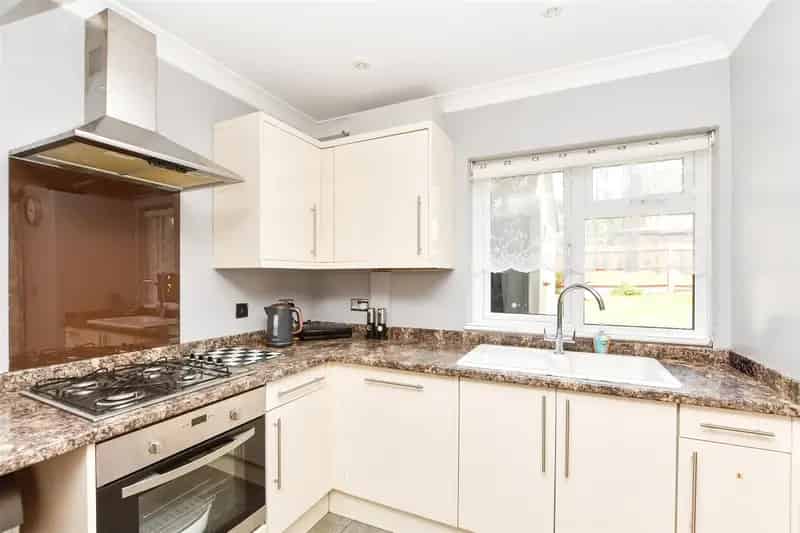 3 Bedroom Terraced House For Sale South Park