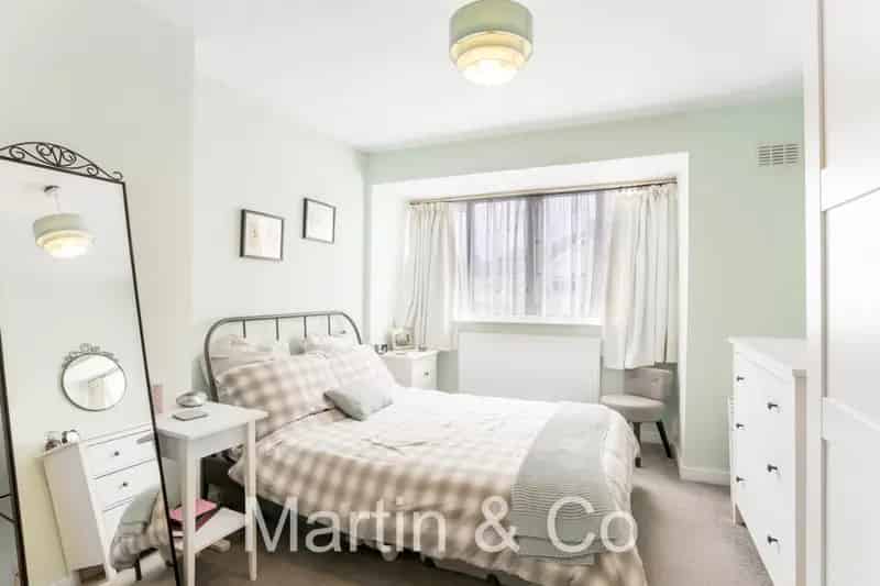 1 Bedroom Mews House For Sale Parking Garden Home Office