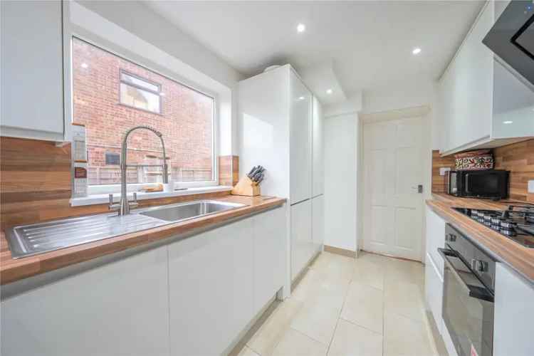 House For Sale in Leeds, England