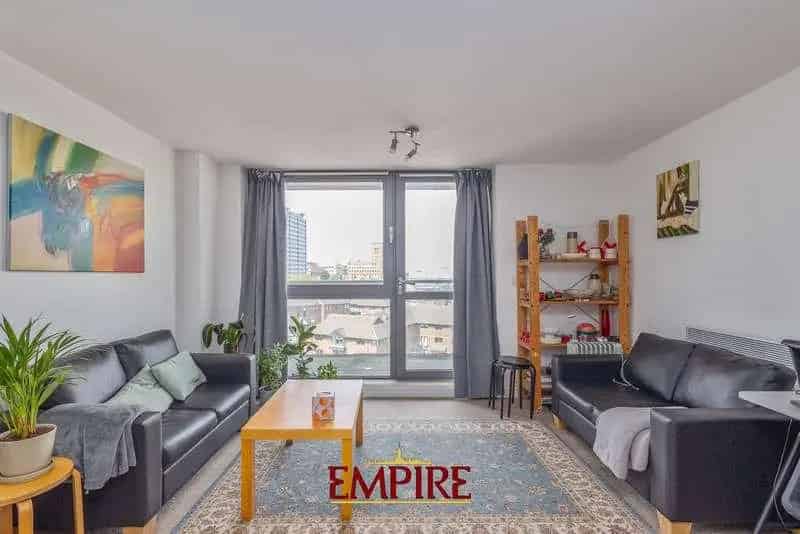 1 Bed Flat for Sale in Birmingham City Centre Centenary Plaza